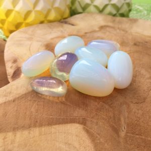 Opaline trommelstenen