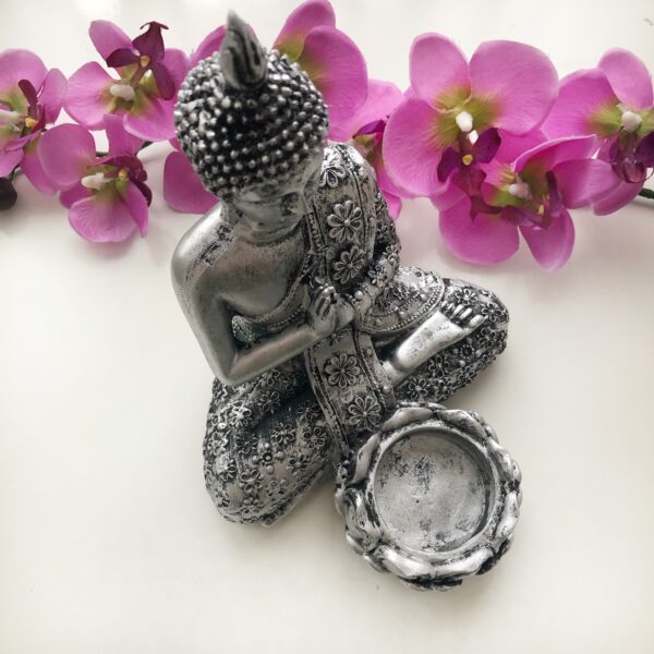 Boeddha met kaarshouder zilverkleurig