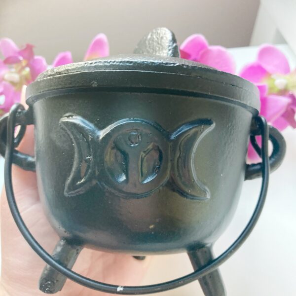 Cauldron - Heksenketel - sun and moon