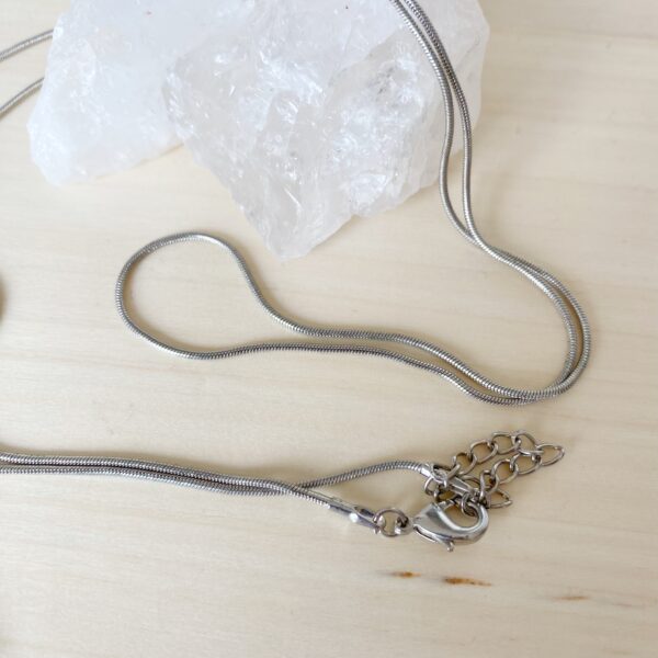 Zilverkleurige ketting - lang - 38 cm